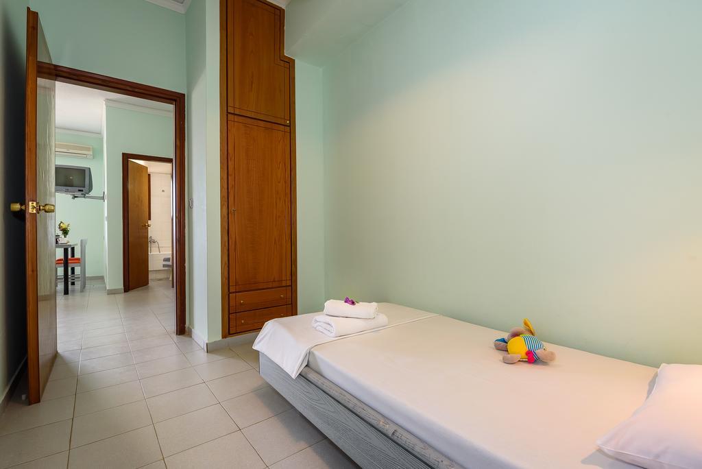 Louladakis Apartments Kolymbari Buitenkant foto