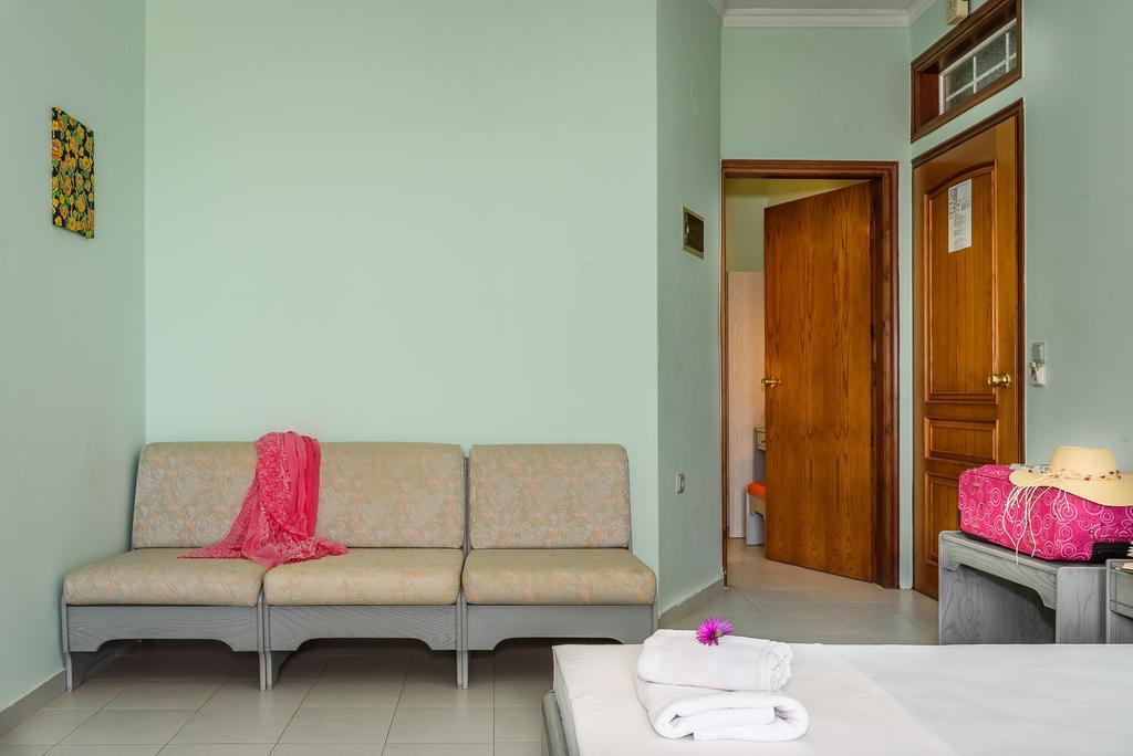 Louladakis Apartments Kolymbari Buitenkant foto