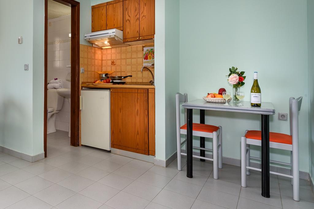 Louladakis Apartments Kolymbari Buitenkant foto