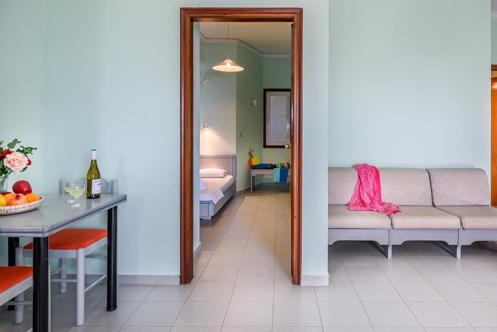 Louladakis Apartments Kolymbari Buitenkant foto