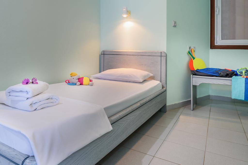 Louladakis Apartments Kolymbari Buitenkant foto