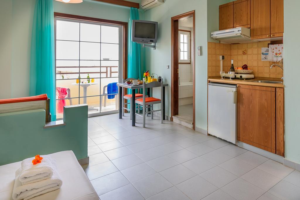 Louladakis Apartments Kolymbari Buitenkant foto