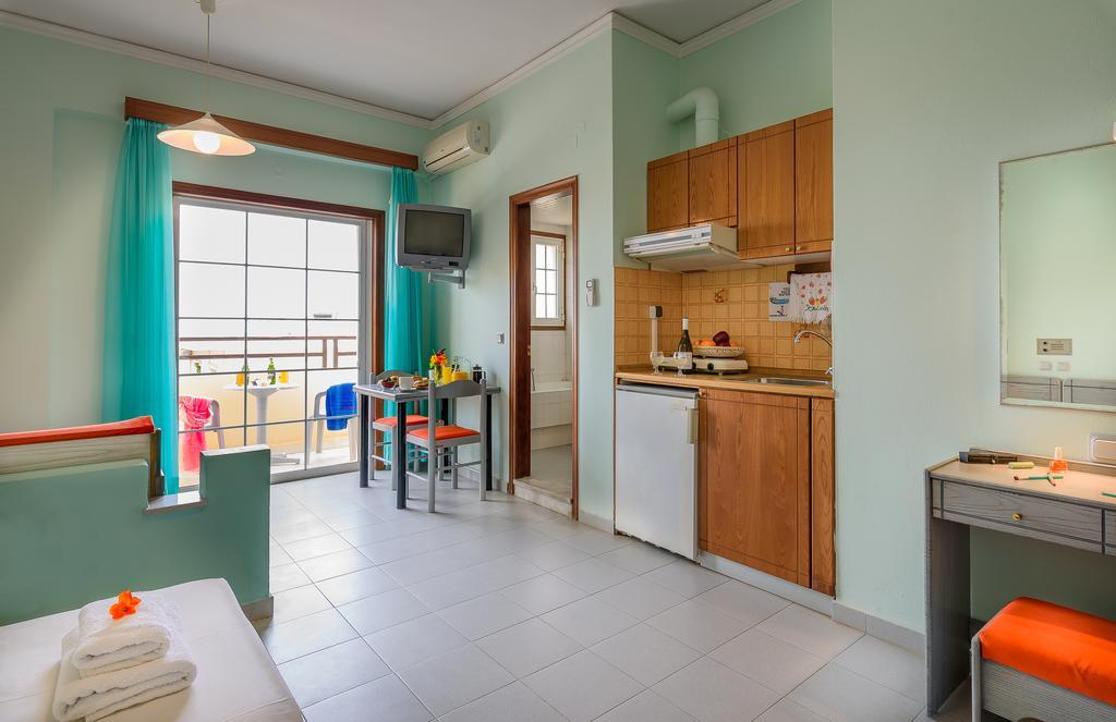 Louladakis Apartments Kolymbari Buitenkant foto