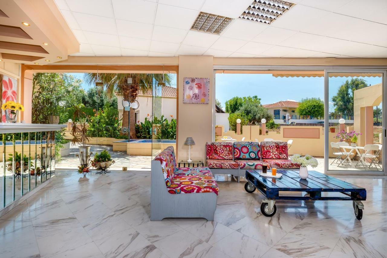 Louladakis Apartments Kolymbari Buitenkant foto